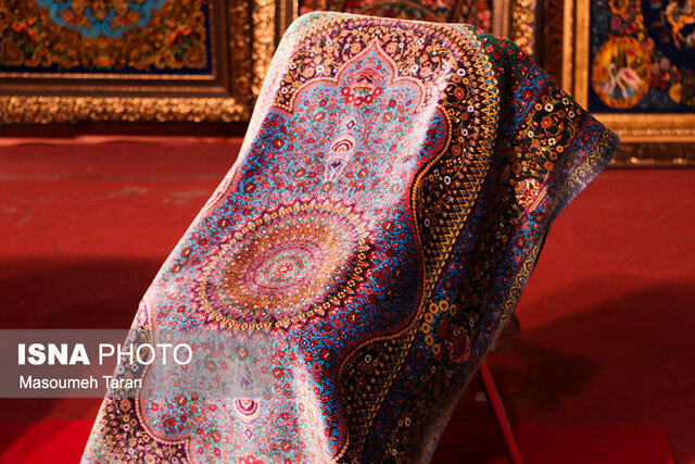 فرش زنجان؛ هنر اصیل در گره چالش‌های اقتصادی | d981d8b1d8b4 d8b2d986d8acd8a7d986d89b d987d986d8b1 d8a7d8b5db8cd984 d8afd8b1 daafd8b1d987 da86d8a7d984d8b4d987d8a7db8c d8a7d982 6847d6935cd4f
